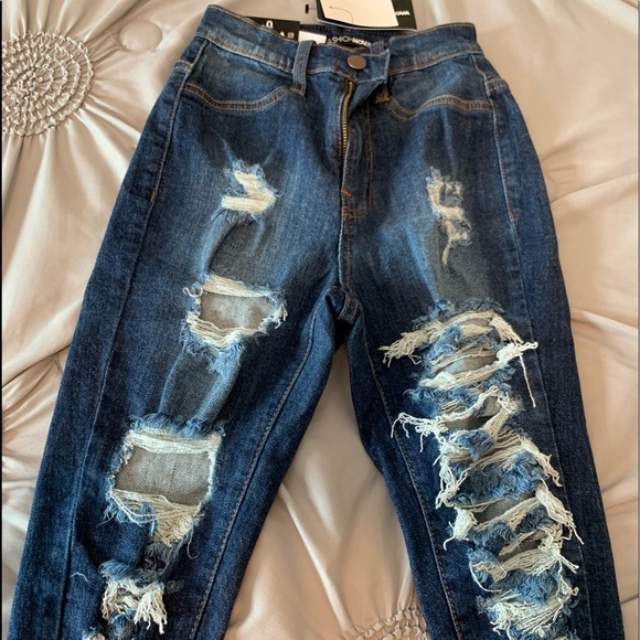 BERMUDA SHORTS || NWT - Picture 3 of 4